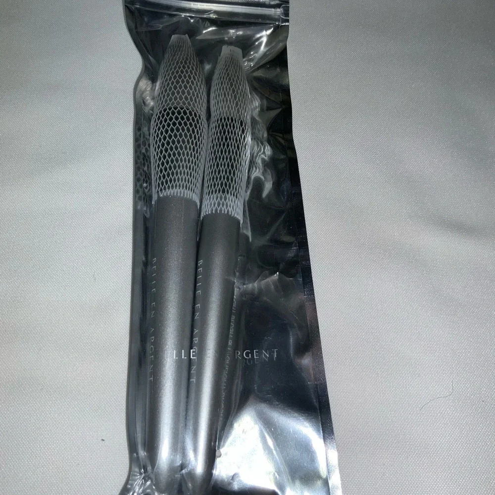Belle en Argent/ Bronze and Buff Duo Set. Brand new in package